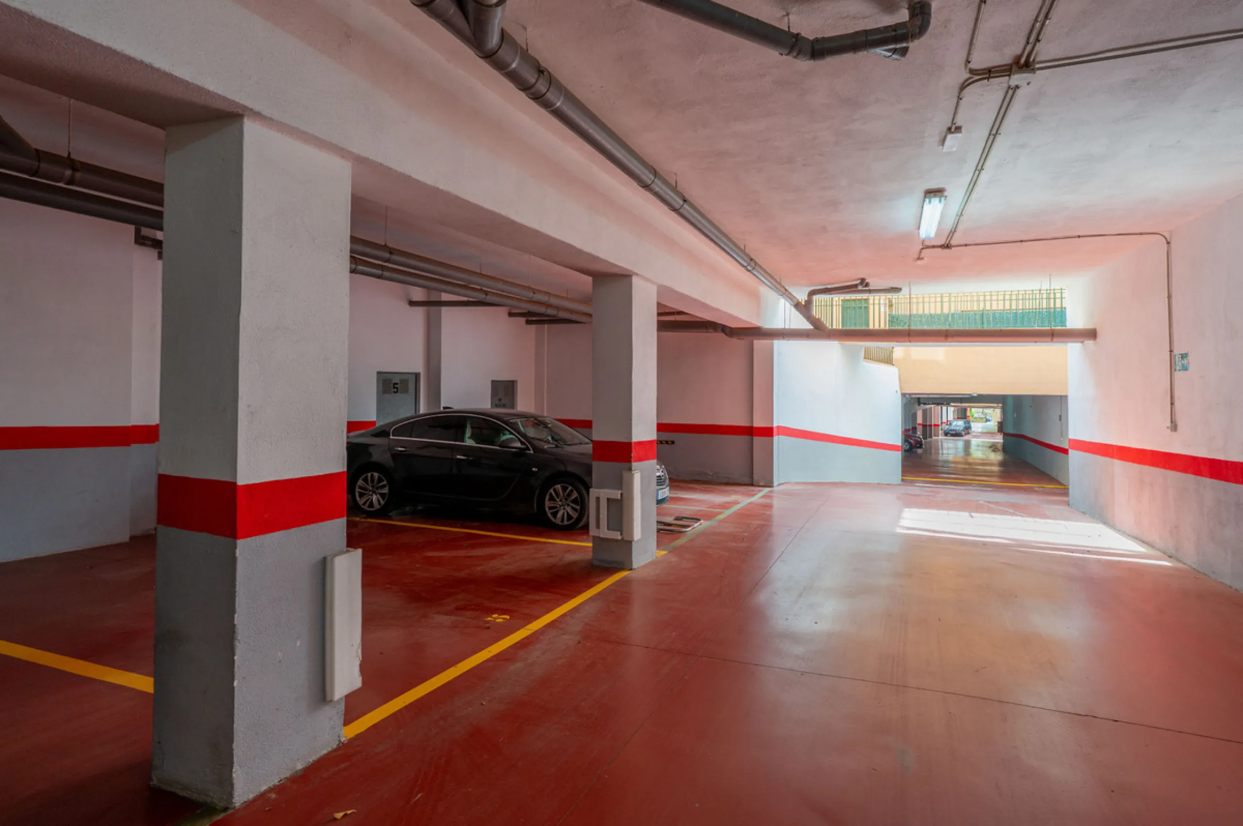 This bright two-bedroom, two-bathroom apartment is located in the well-maintained