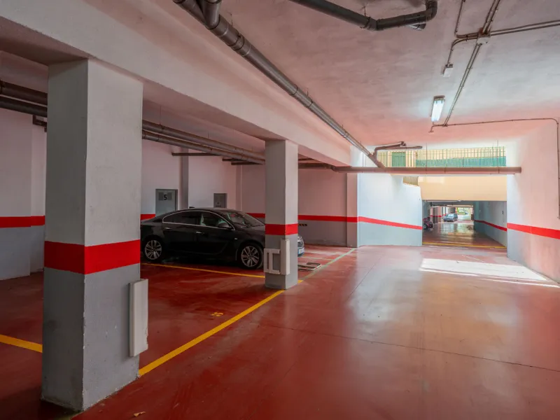 This bright two-bedroom, two-bathroom apartment is located in the well-maintained
