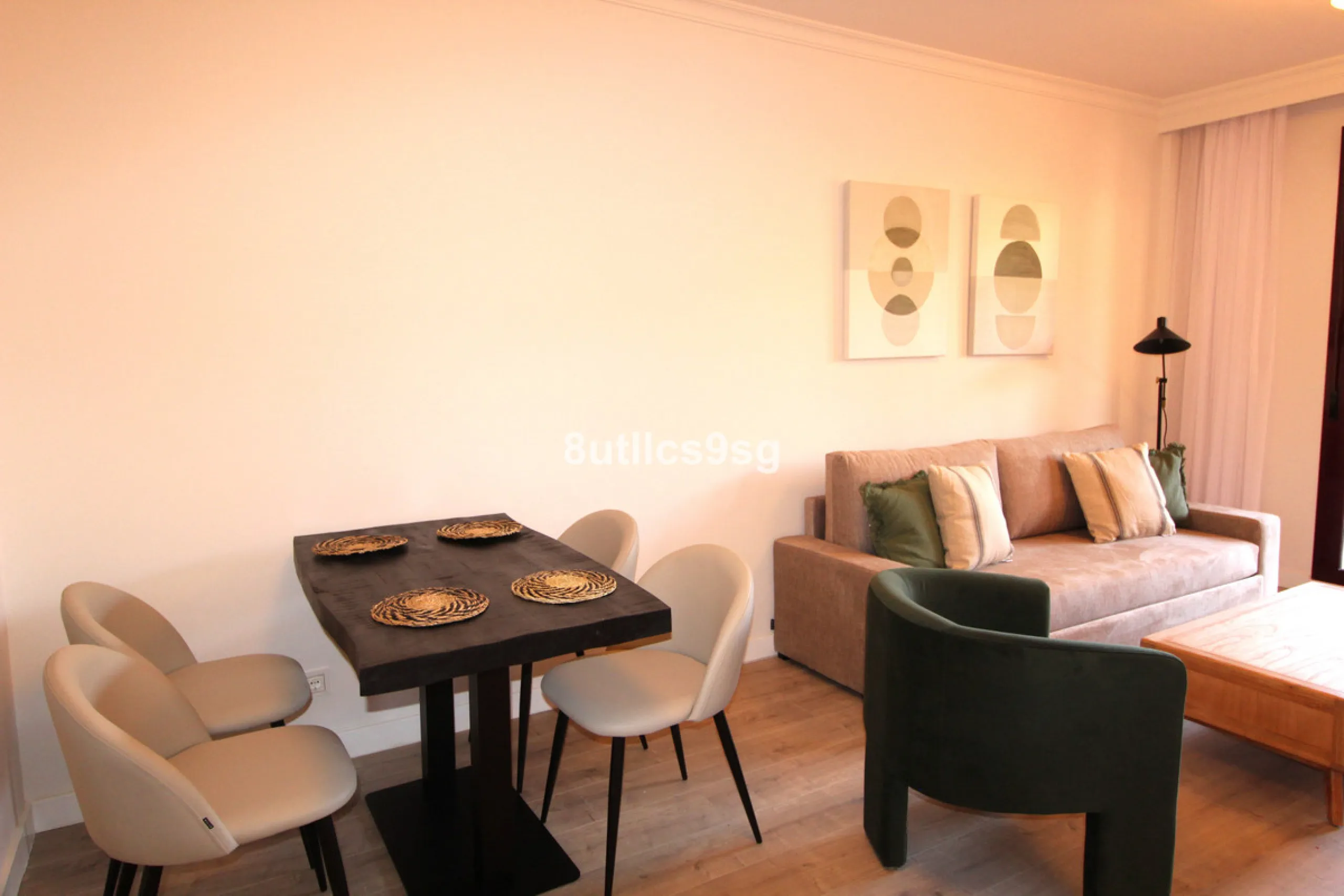 Apartment - Penthouse Duplex в продаже в Benahavís, Málaga. В доме 3 спален и 2 ванных комнат. Площадь дома 189 м²