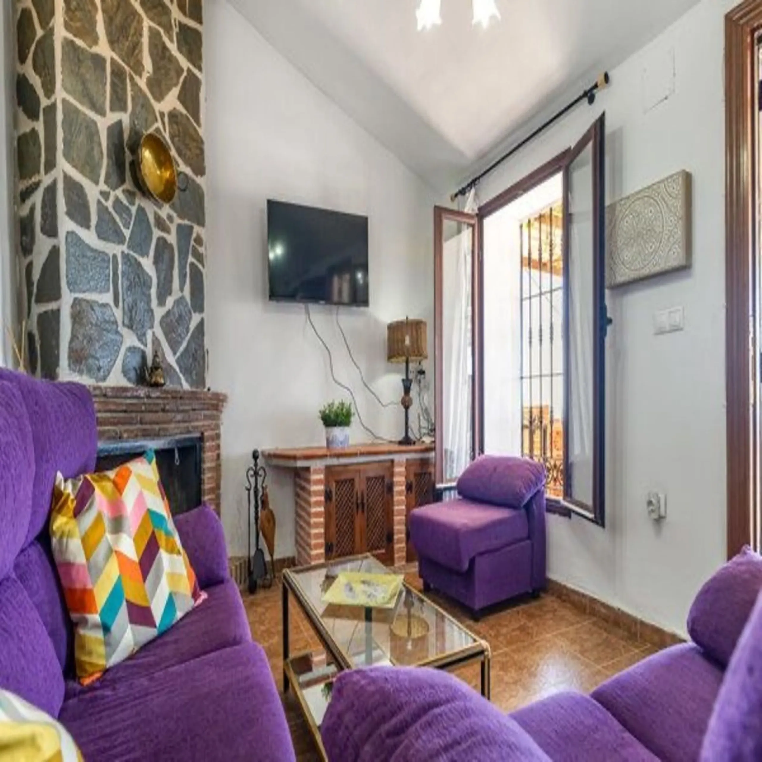 House - Finca - Cortijo в продаже в Torrox, Málaga. В доме 3 спален и 2 ванных комнат. Площадь дома 120 м². Площадь участка 400 м²
