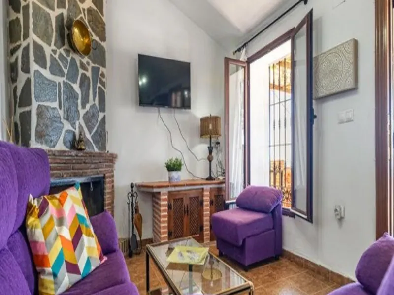 House - Finca - Cortijo в продаже в Torrox, Málaga. В доме 3 спален и 2 ванных комнат. Площадь дома 120 м². Площадь участка 400 м²