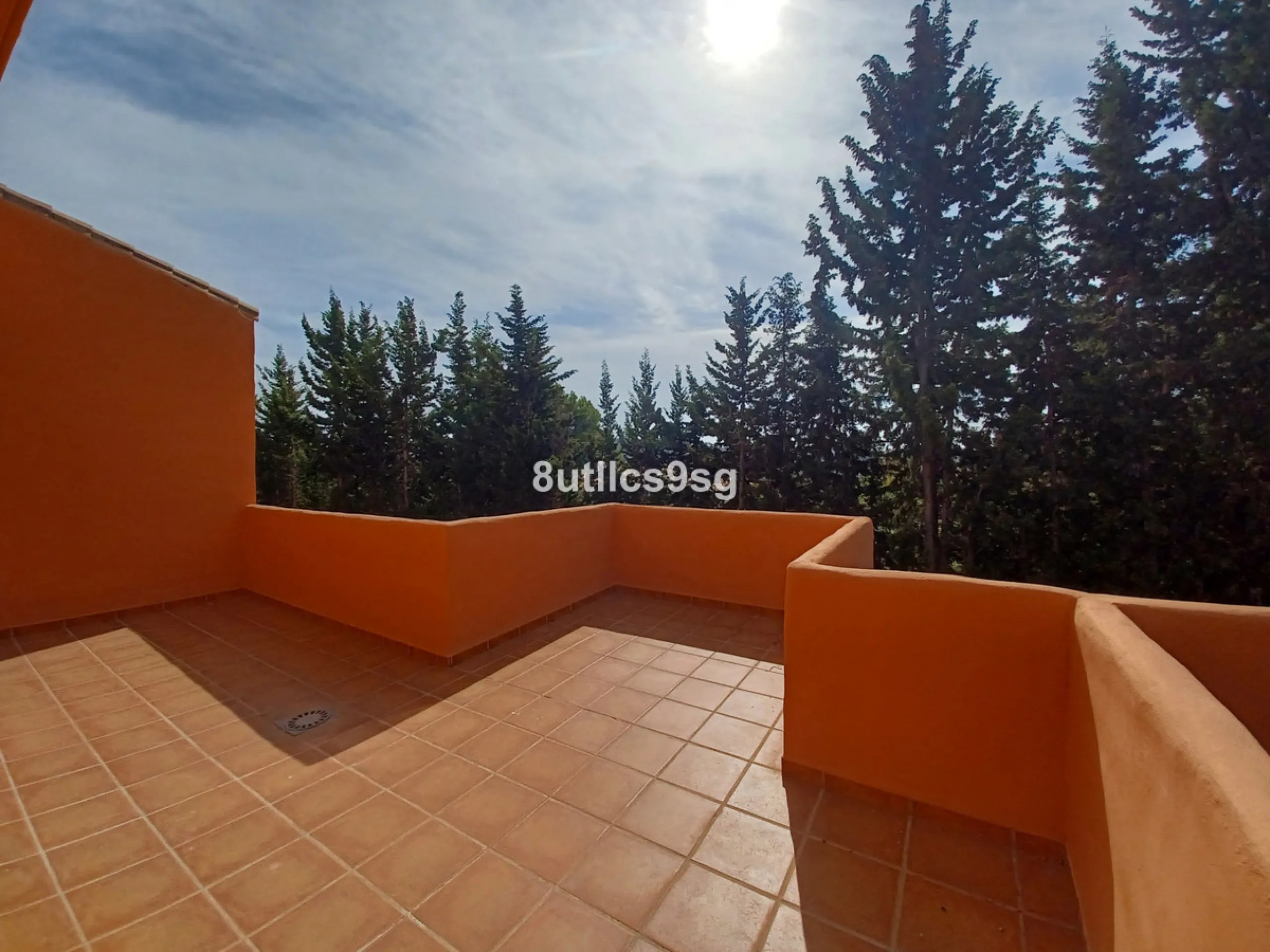 Apartment - Penthouse Duplex в продаже в Benahavís, Málaga. В доме 3 спален и 2 ванных комнат. Площадь дома 189 м²