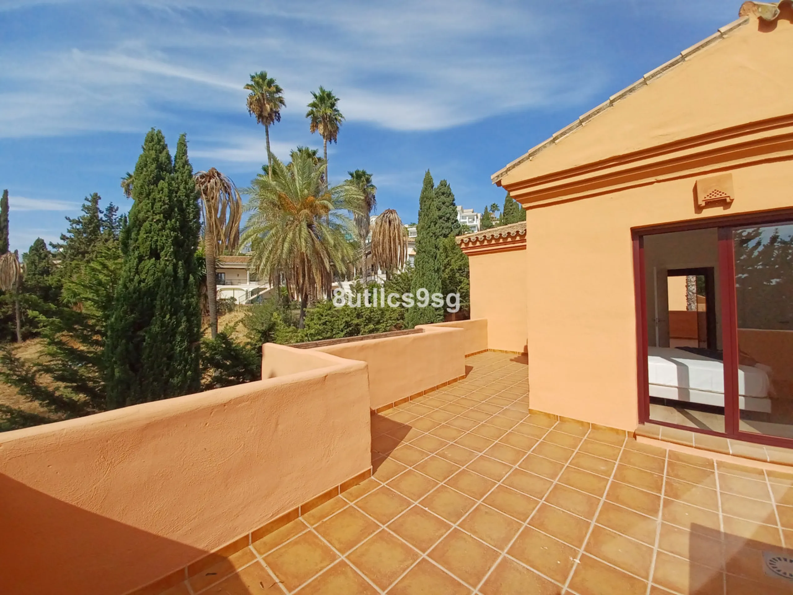 Apartment - Penthouse Duplex в продаже в Benahavís, Málaga. В доме 3 спален и 2 ванных комнат. Площадь дома 189 м²