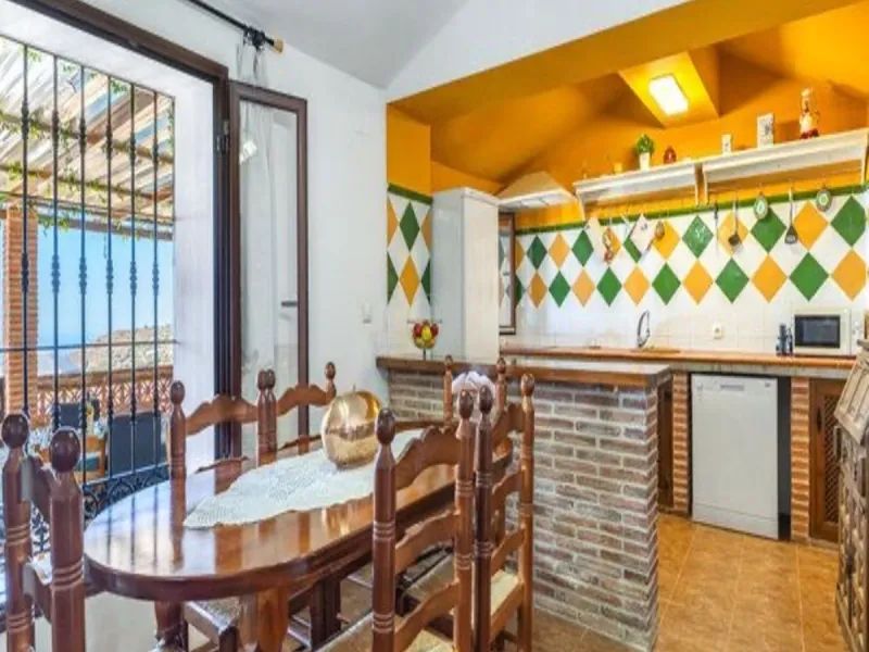 House - Finca - Cortijo в продаже в Torrox, Málaga. В доме 3 спален и 2 ванных комнат. Площадь дома 120 м². Площадь участка 400 м²