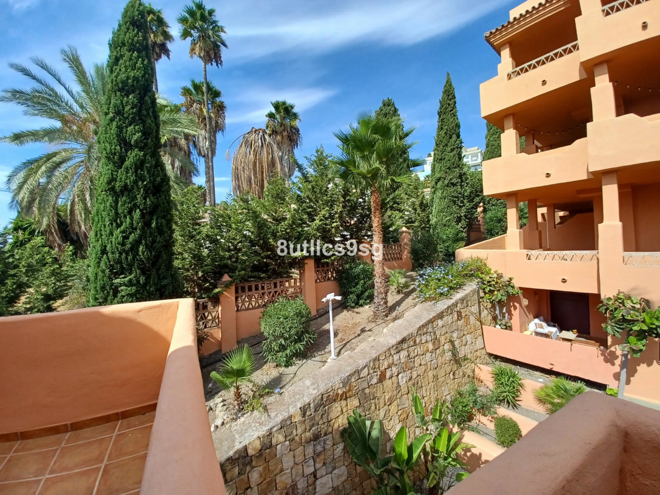 Apartment - Penthouse Duplex в продаже в Benahavís, Málaga. В доме 3 спален и 2 ванных комнат. Площадь дома 189 м²