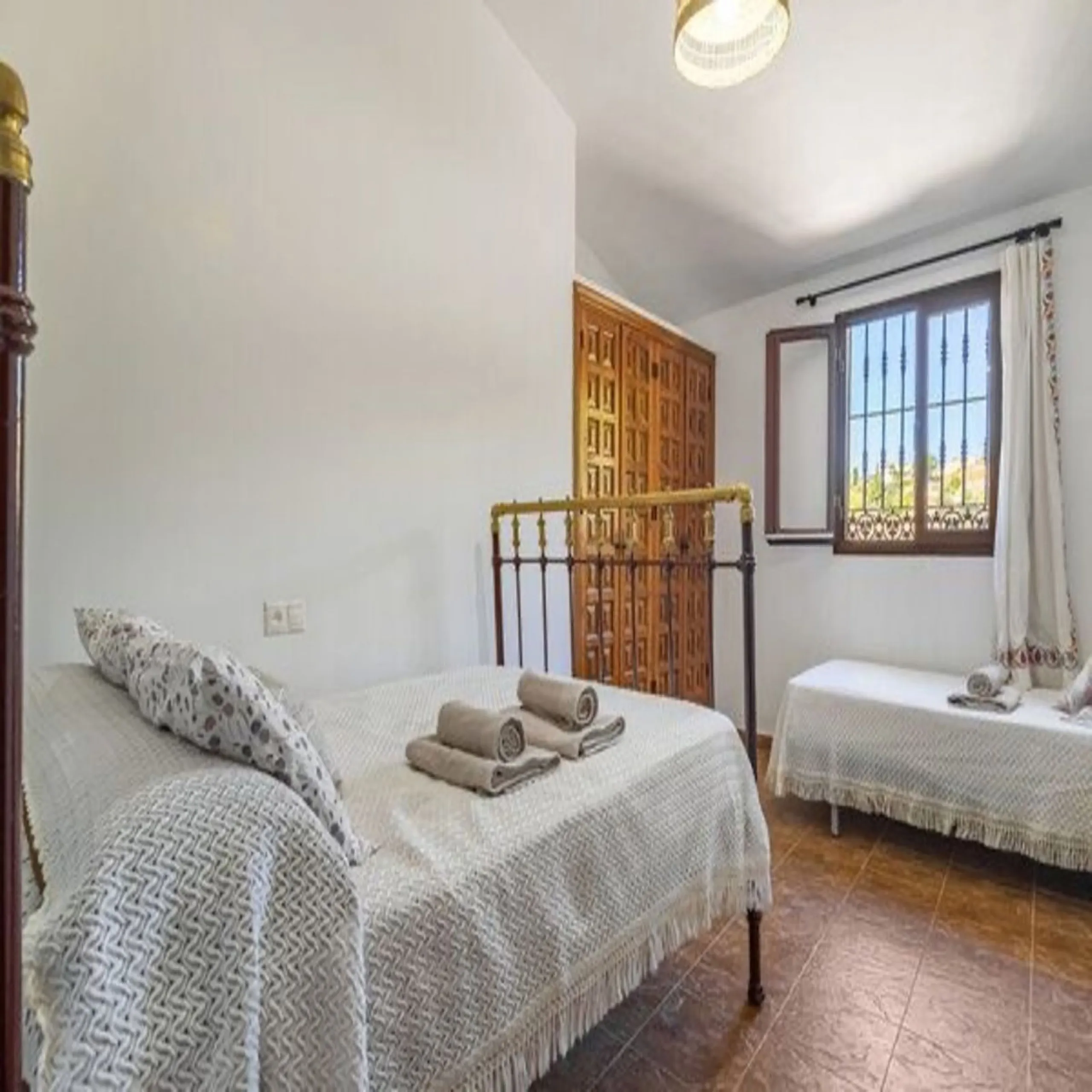 House - Finca - Cortijo в продаже в Torrox, Málaga. В доме 3 спален и 2 ванных комнат. Площадь дома 120 м². Площадь участка 400 м²