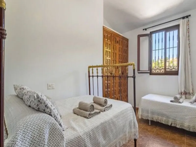House - Finca - Cortijo в продаже в Torrox, Málaga. В доме 3 спален и 2 ванных комнат. Площадь дома 120 м². Площадь участка 400 м²