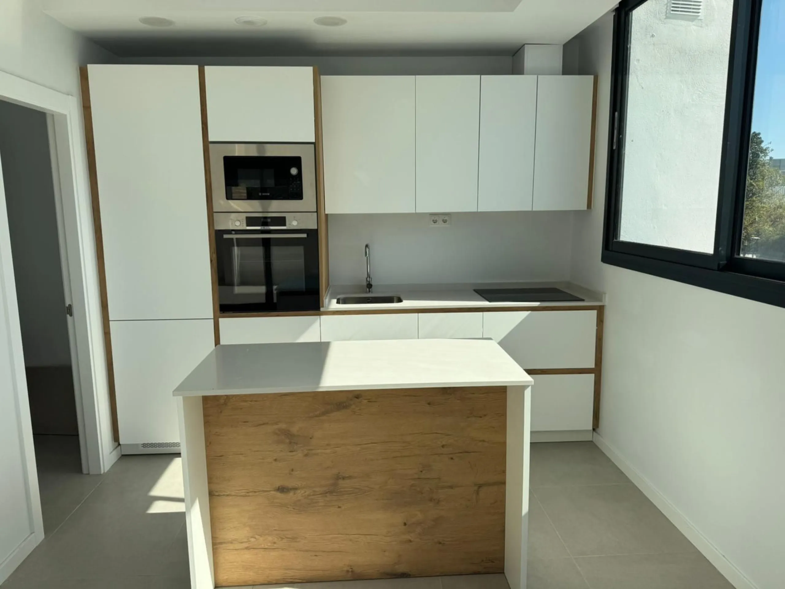 Apartment - Penthouse в продаже в Estepona, Málaga. В доме 2 спален и 2 ванных комнат. Площадь дома 131 м²