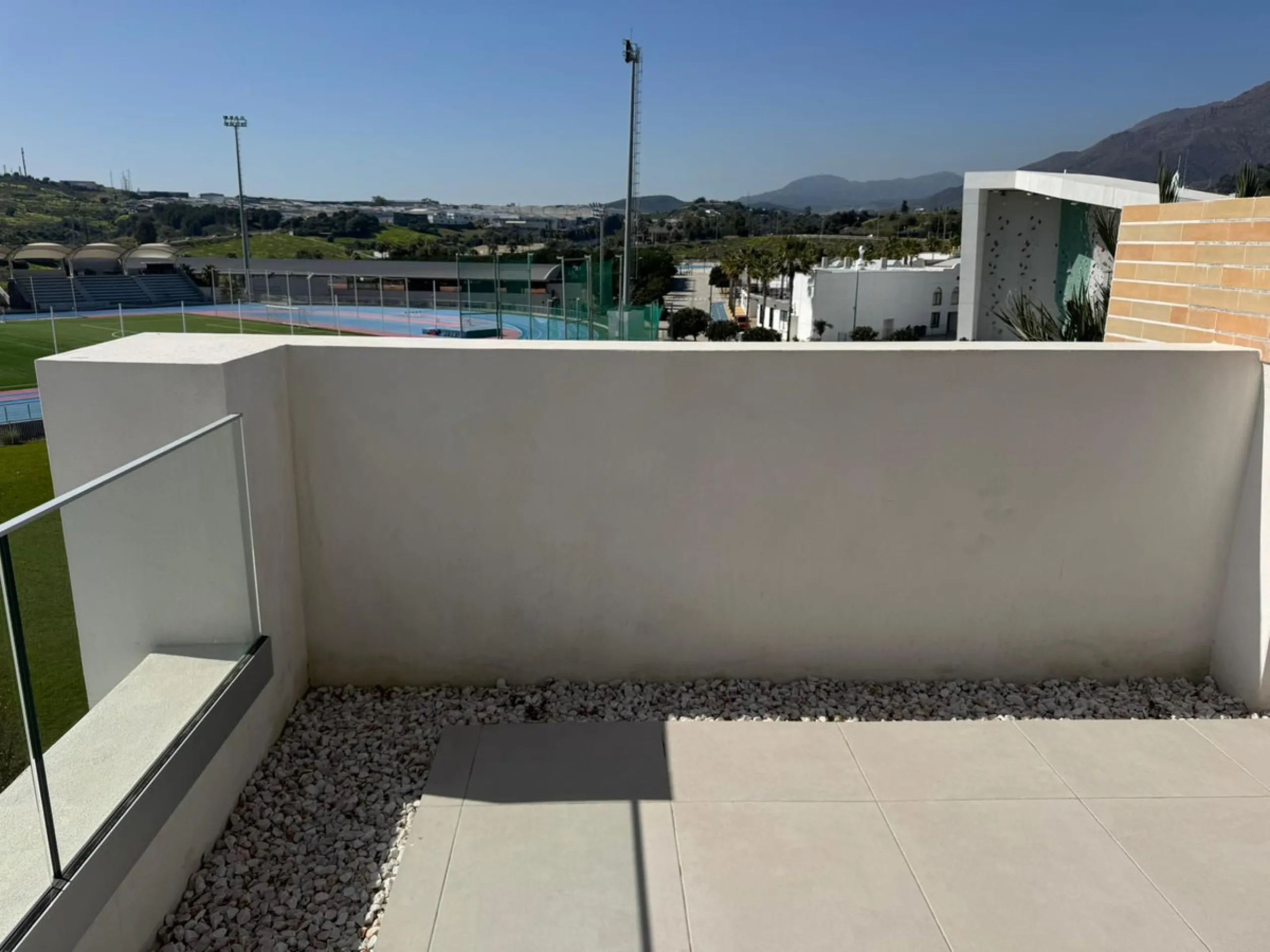 Apartment - Penthouse в продаже в Estepona, Málaga. В доме 2 спален и 2 ванных комнат. Площадь дома 131 м²