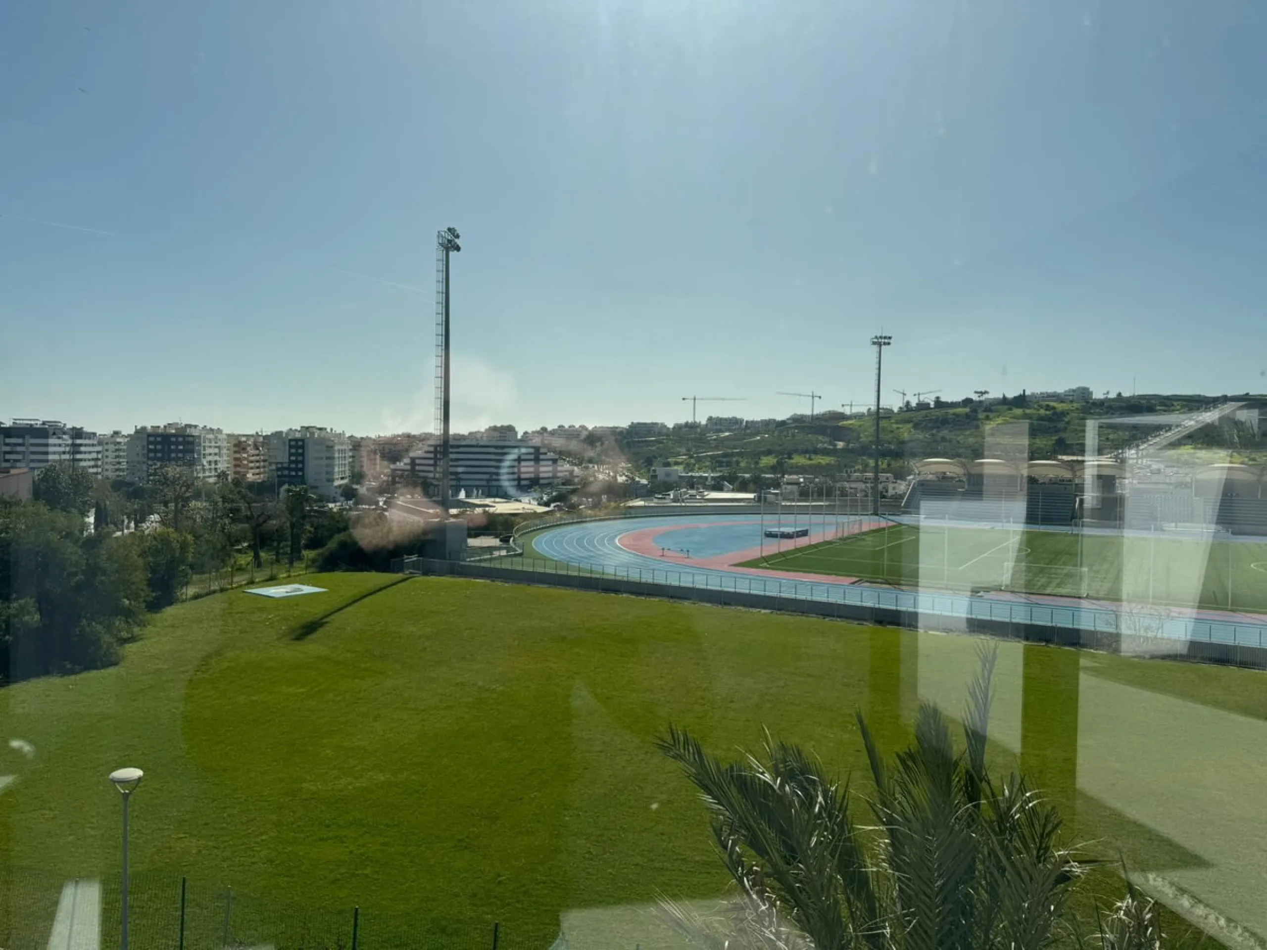 Apartment - Penthouse в продаже в Estepona, Málaga. В доме 2 спален и 2 ванных комнат. Площадь дома 131 м²