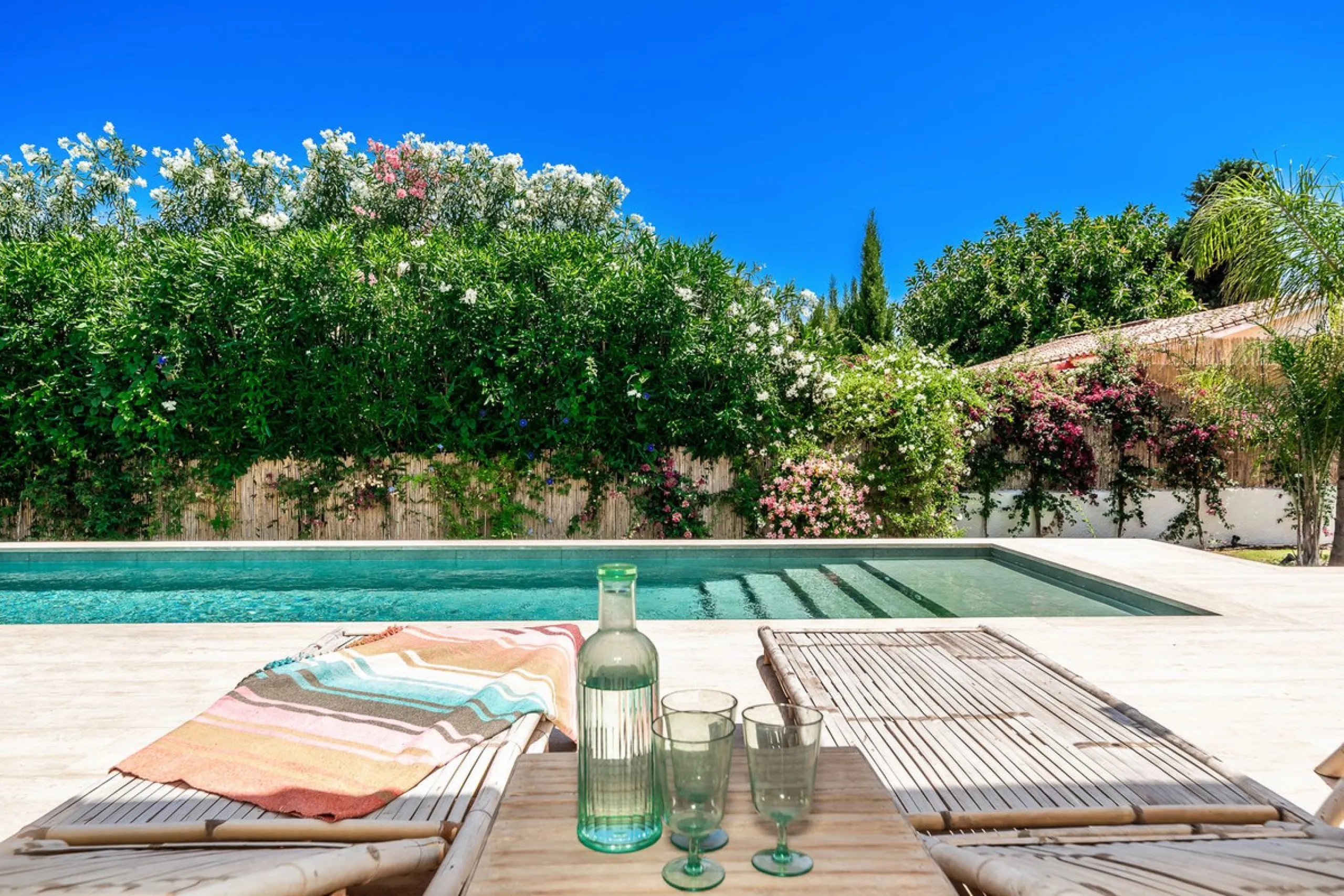 House - Detached Villa в продаже в Marbella, Málaga. В доме 5 спален и 5 ванных комнат. Площадь дома 450 м². Площадь участка 610 м²