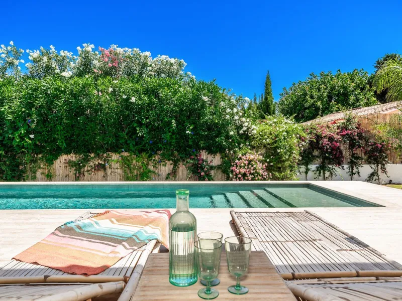 House - Detached Villa в продаже в Marbella, Málaga. В доме 5 спален и 5 ванных комнат. Площадь дома 450 м². Площадь участка 610 м²
