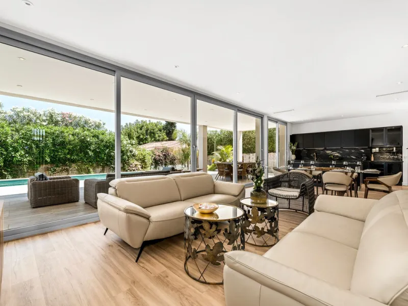 House - Detached Villa в продаже в Marbella, Málaga. В доме 5 спален и 5 ванных комнат. Площадь дома 450 м². Площадь участка 610 м²