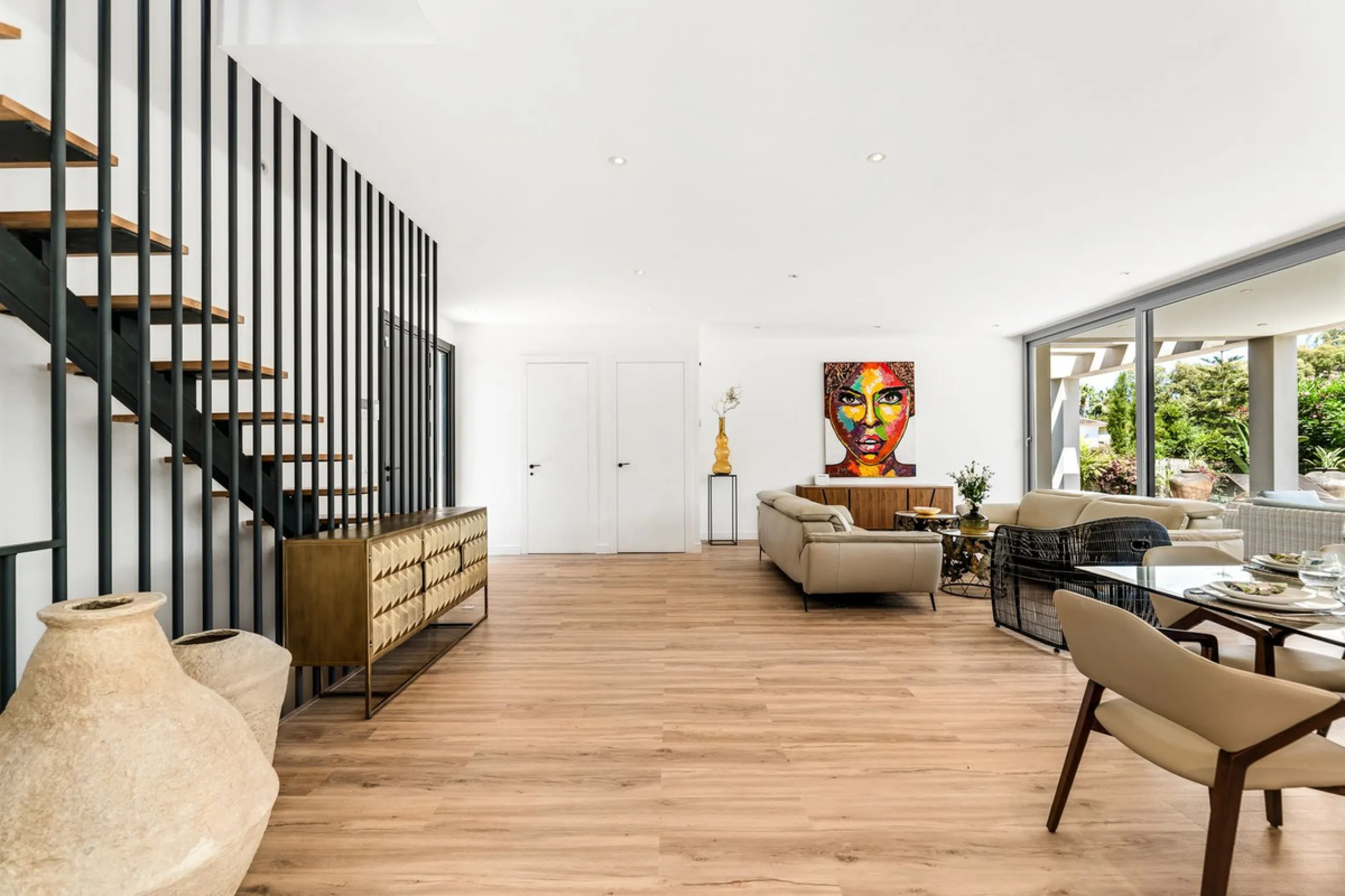 House - Detached Villa в продаже в Marbella, Málaga. В доме 5 спален и 5 ванных комнат. Площадь дома 450 м². Площадь участка 610 м²