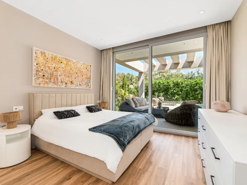 House - Detached Villa в продаже в Marbella, Málaga. В доме 5 спален и 5 ванных комнат. Площадь дома 450 м². Площадь участка 610 м²