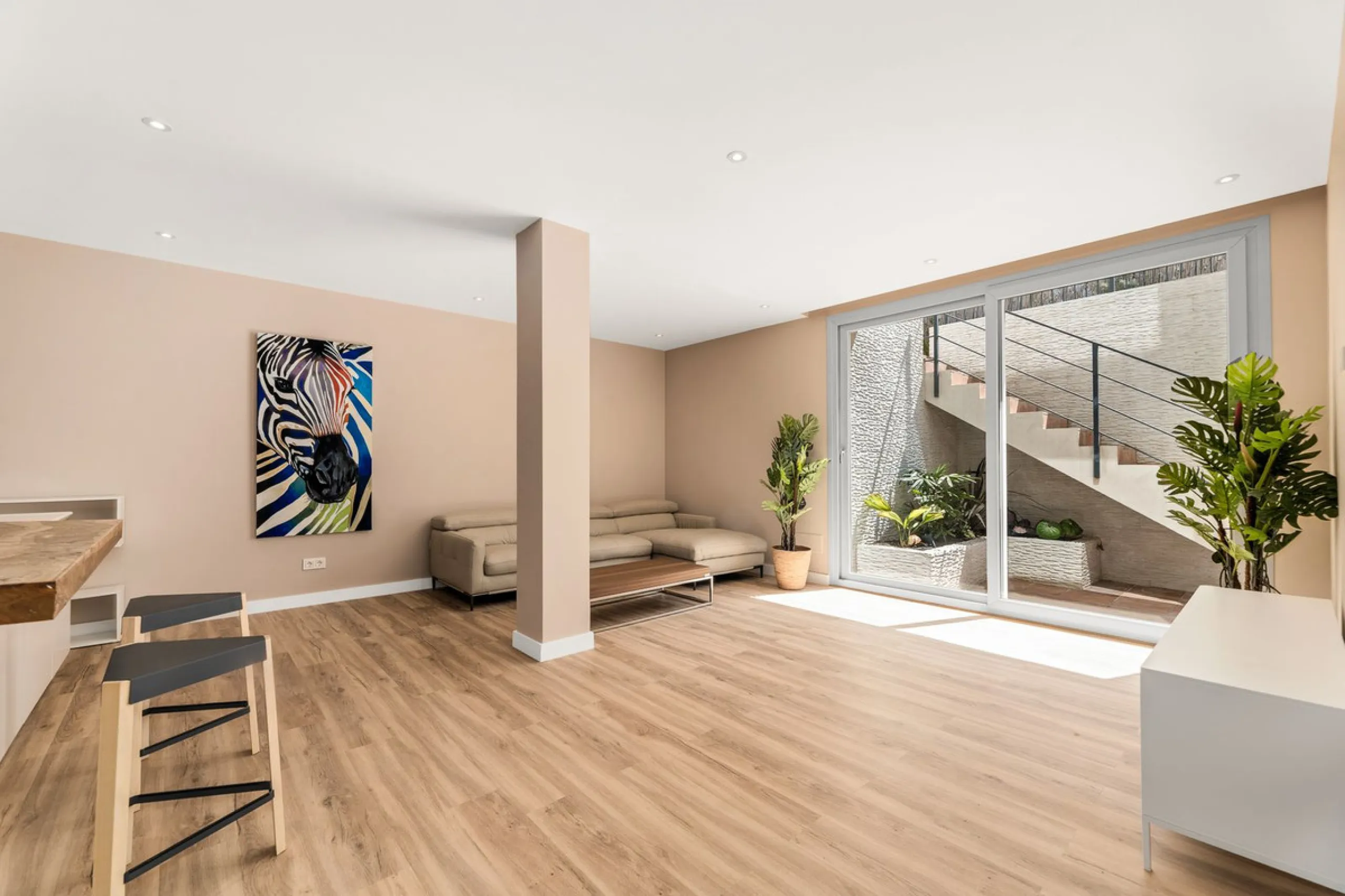 House - Detached Villa в продаже в Marbella, Málaga. В доме 5 спален и 5 ванных комнат. Площадь дома 450 м². Площадь участка 610 м²