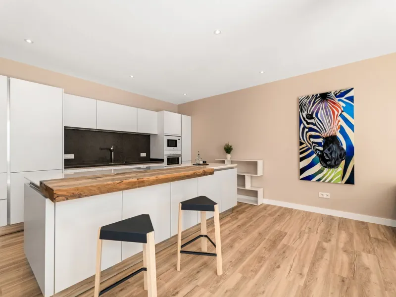 House - Detached Villa в продаже в Marbella, Málaga. В доме 5 спален и 5 ванных комнат. Площадь дома 450 м². Площадь участка 610 м²