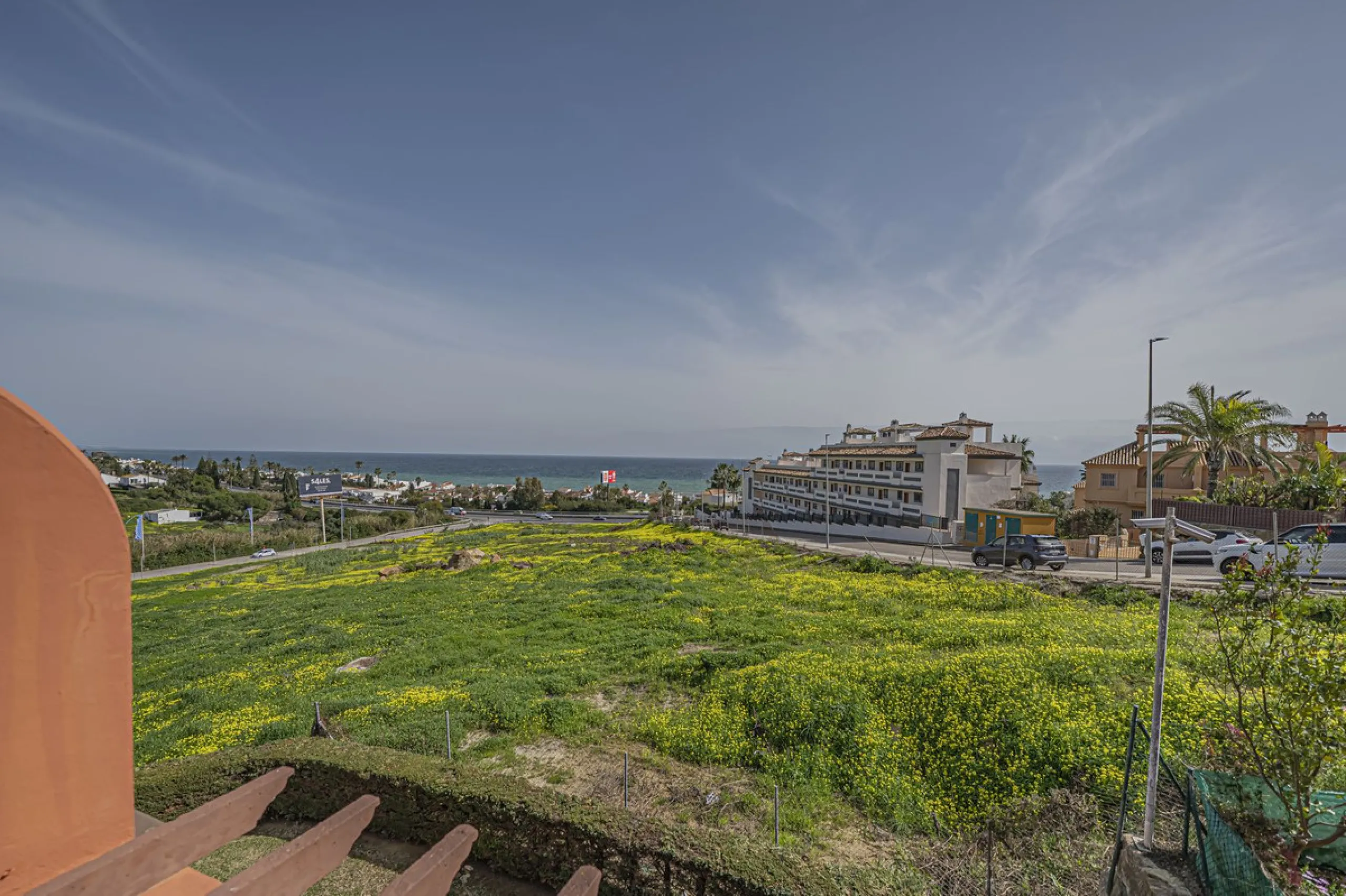 PENTHOUSE WITH SEA VIEWS, MINUTES FROM THE BEACH