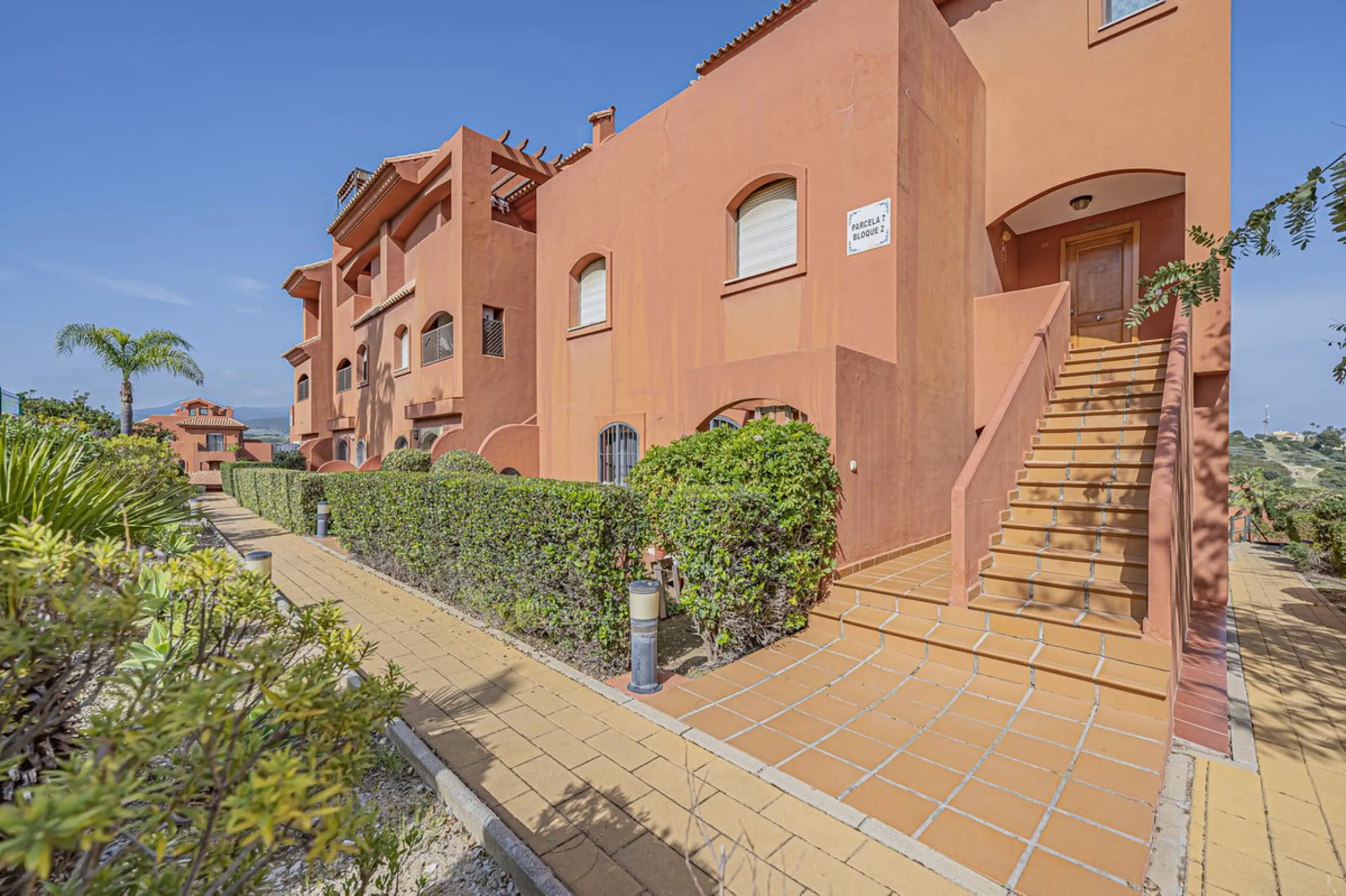 PENTHOUSE WITH SEA VIEWS, MINUTES FROM THE BEACH