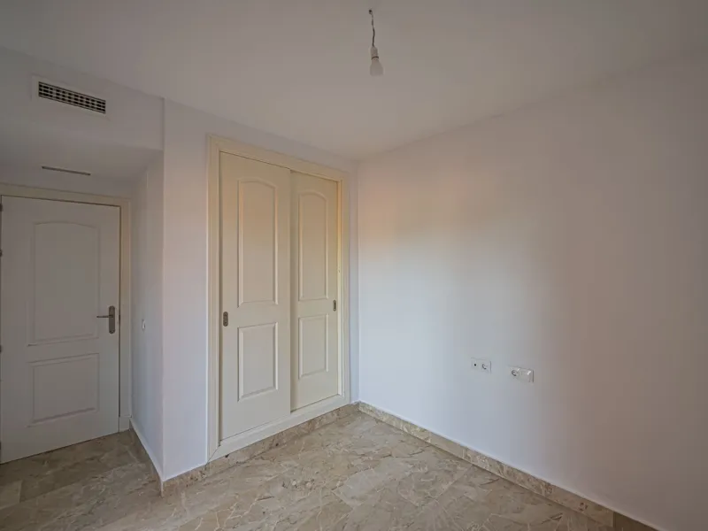PENTHOUSE WITH SEA VIEWS, MINUTES FROM THE BEACH