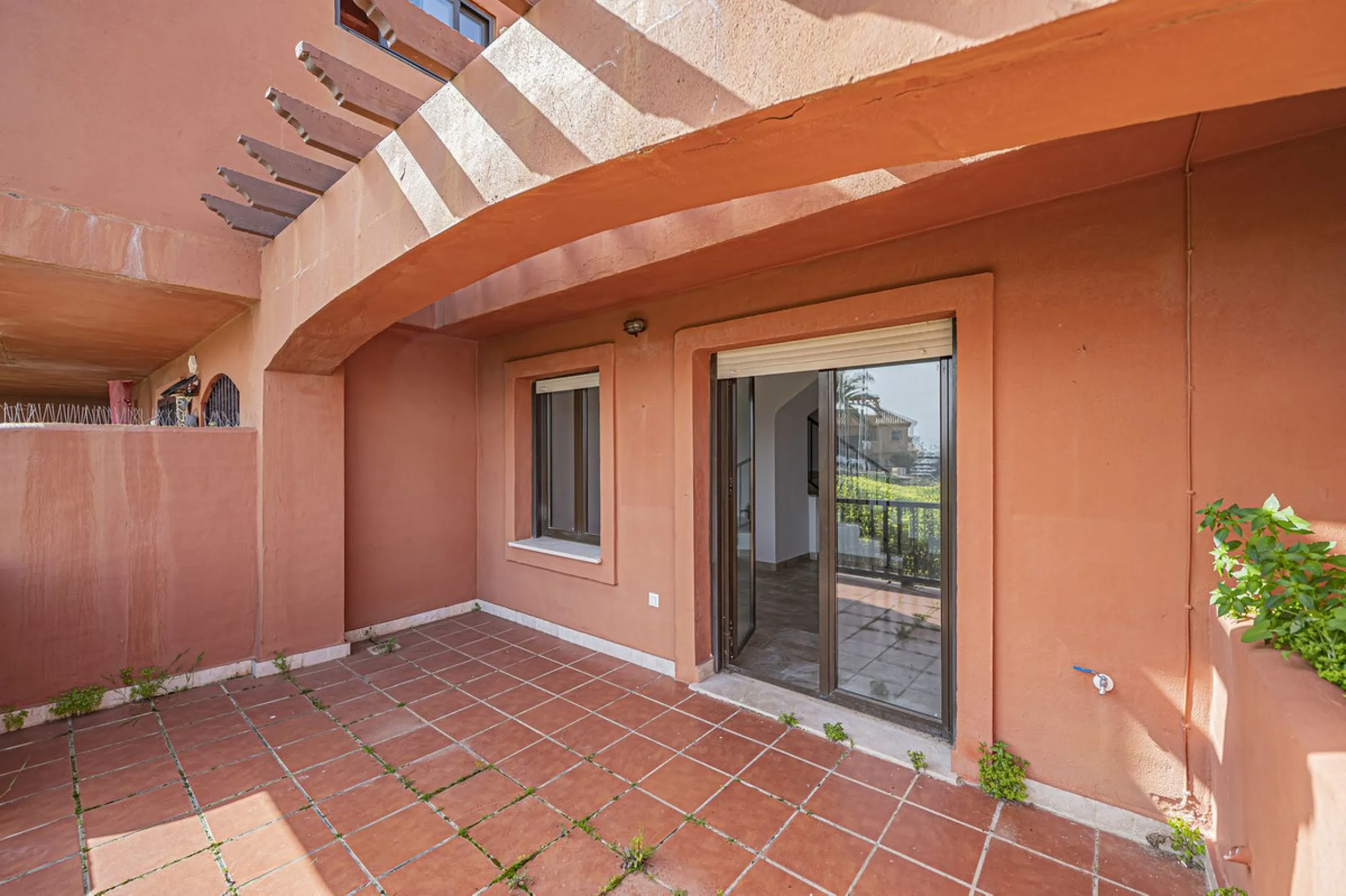 PENTHOUSE WITH SEA VIEWS, MINUTES FROM THE BEACH
