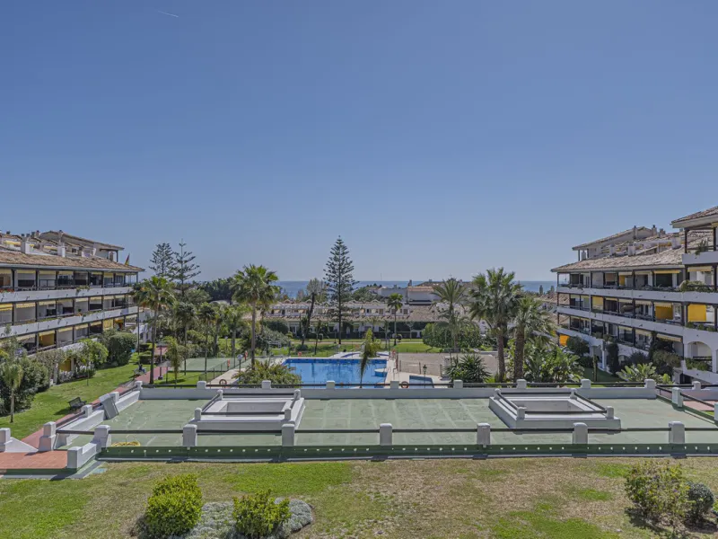 PENTHOUSE WITH SEA VIEWS ON THE GOLDEN MILE