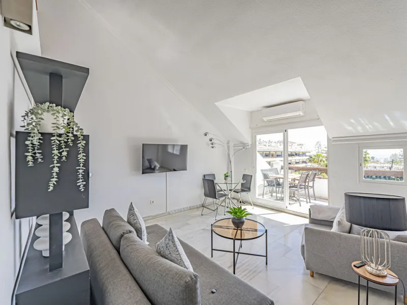 PENTHOUSE WITH SEA VIEWS ON THE GOLDEN MILE