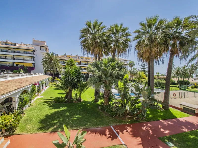 PENTHOUSE WITH SEA VIEWS ON THE GOLDEN MILE