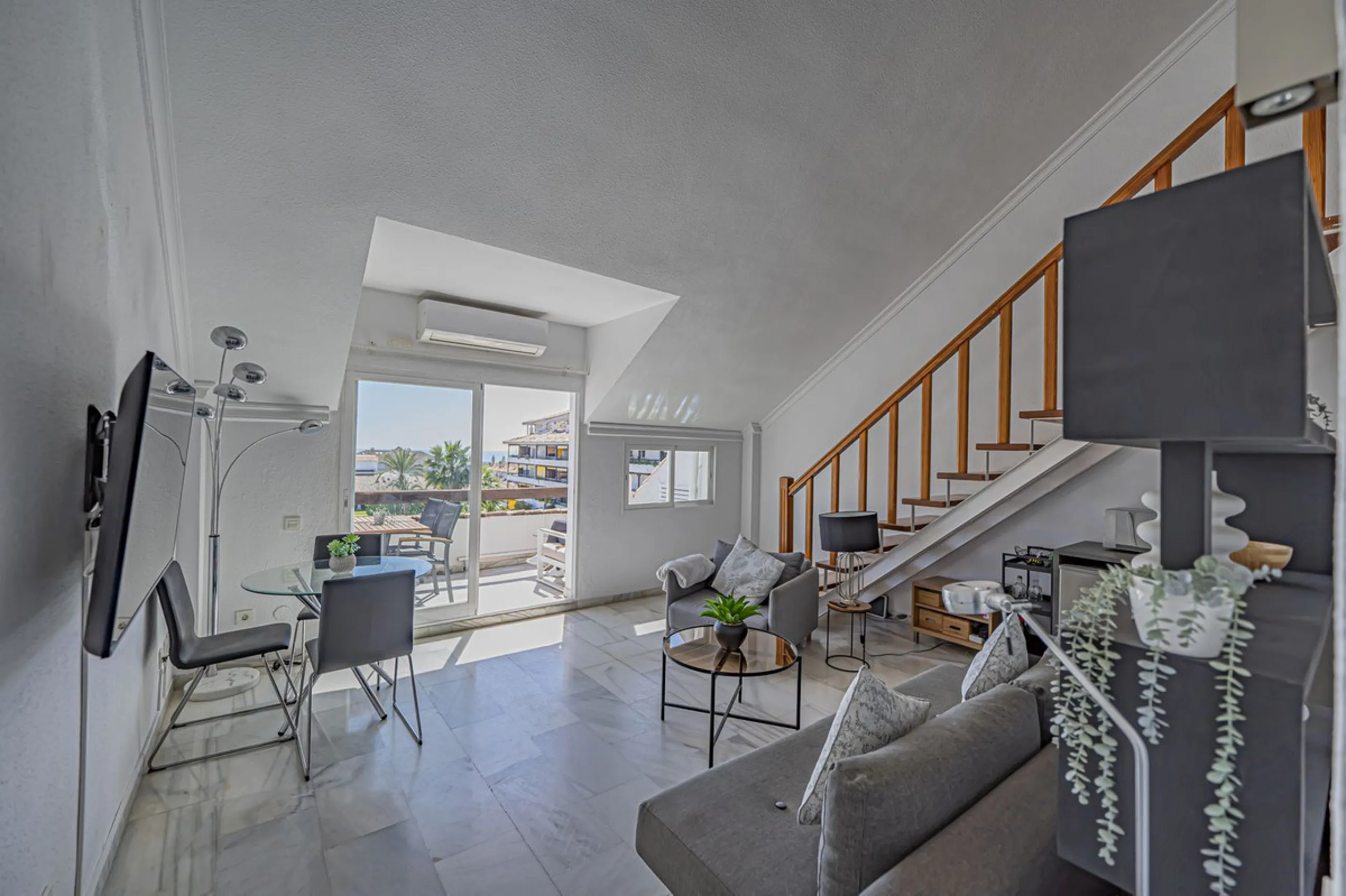 PENTHOUSE WITH SEA VIEWS ON THE GOLDEN MILE
