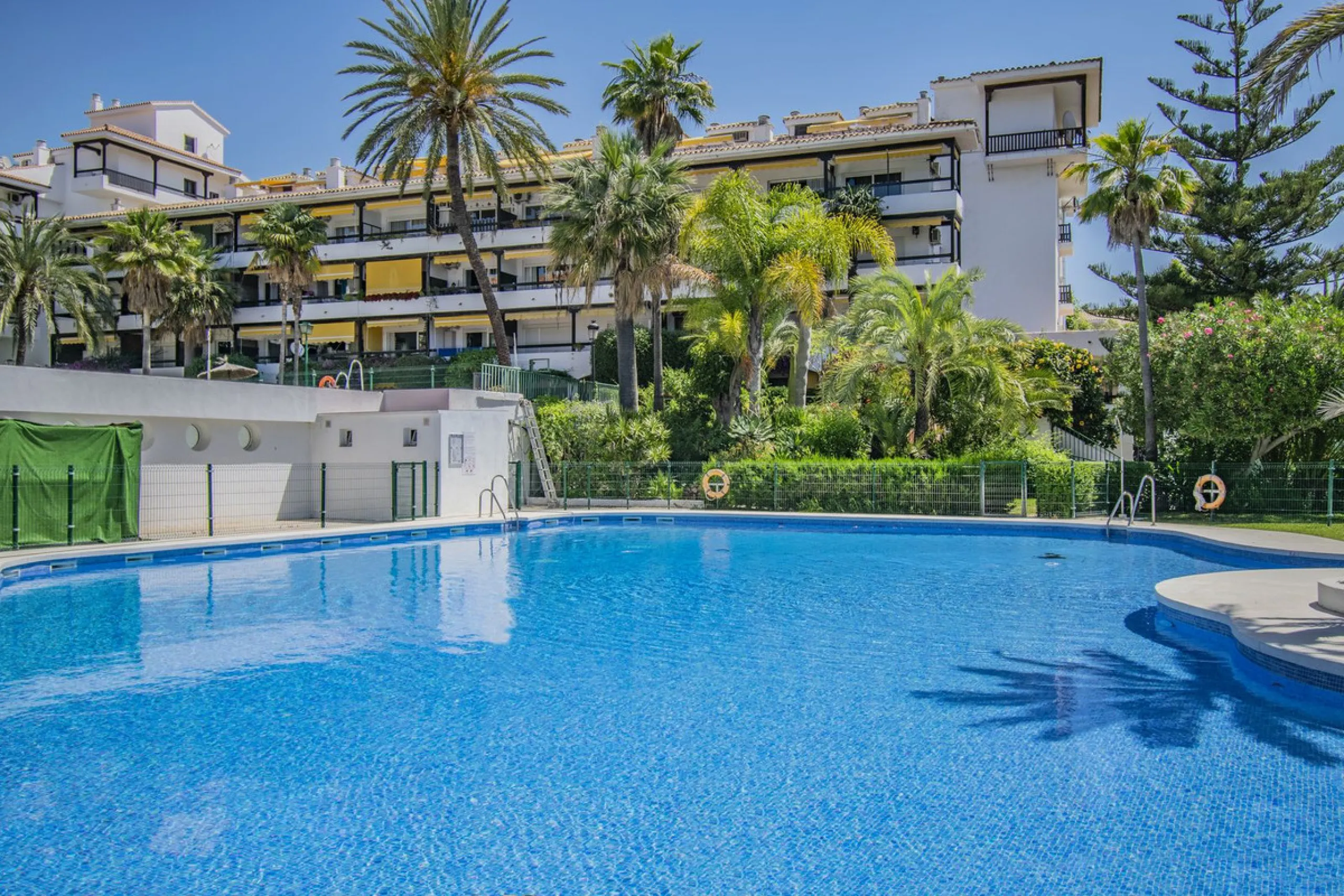PENTHOUSE WITH SEA VIEWS ON THE GOLDEN MILE