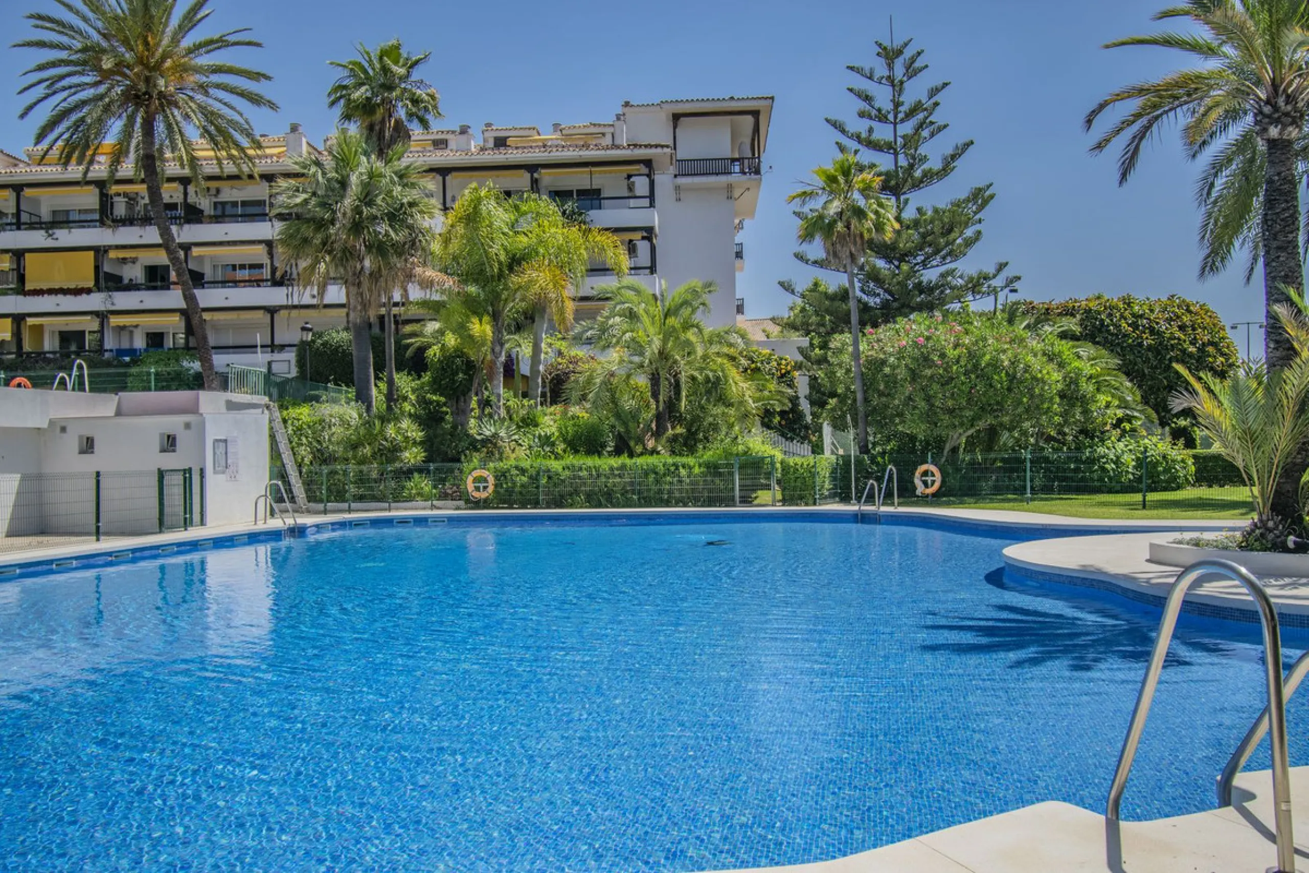 PENTHOUSE WITH SEA VIEWS ON THE GOLDEN MILE