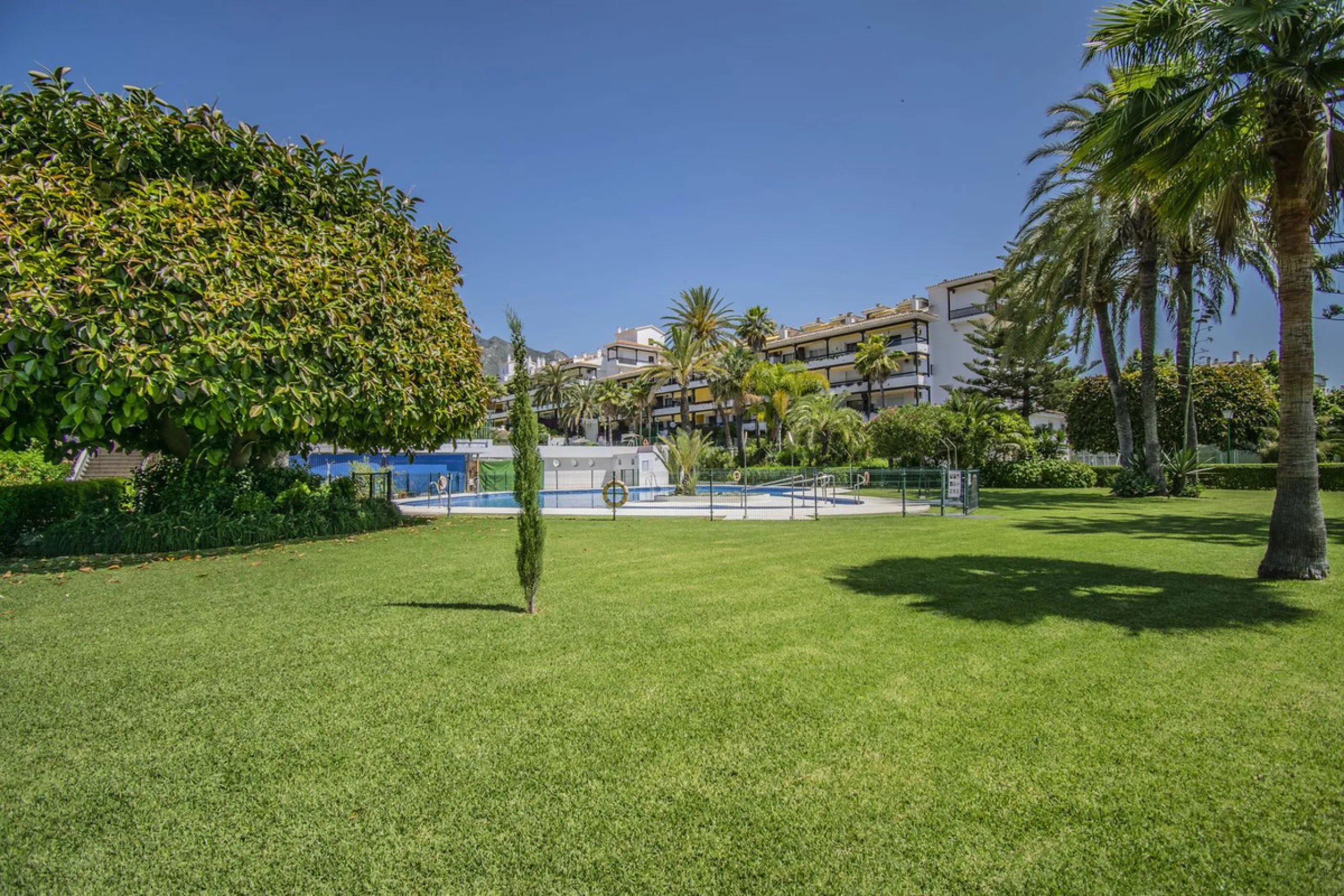 PENTHOUSE WITH SEA VIEWS ON THE GOLDEN MILE