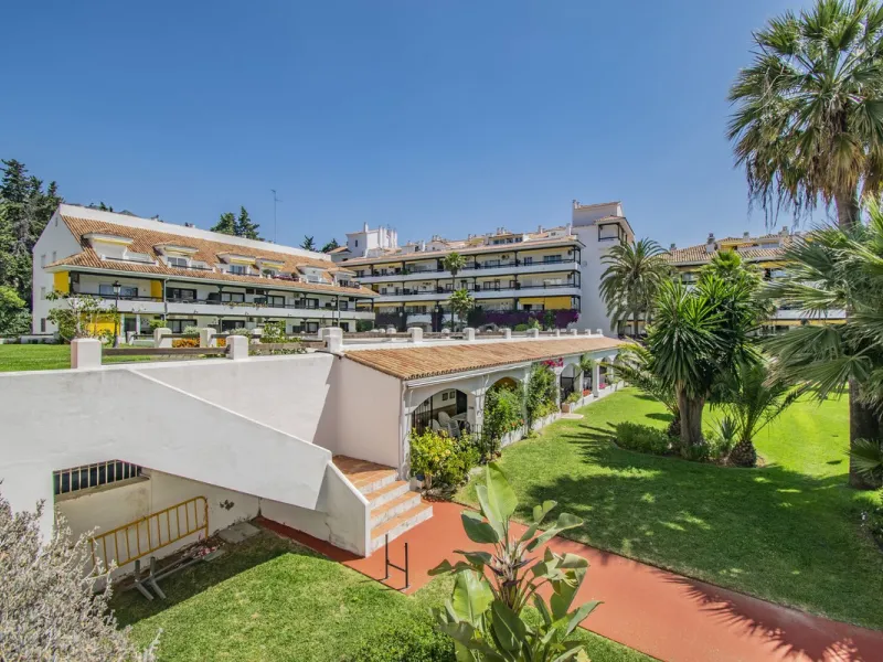 PENTHOUSE WITH SEA VIEWS ON THE GOLDEN MILE