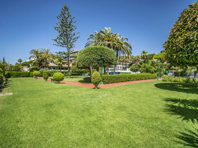 PENTHOUSE WITH SEA VIEWS ON THE GOLDEN MILE