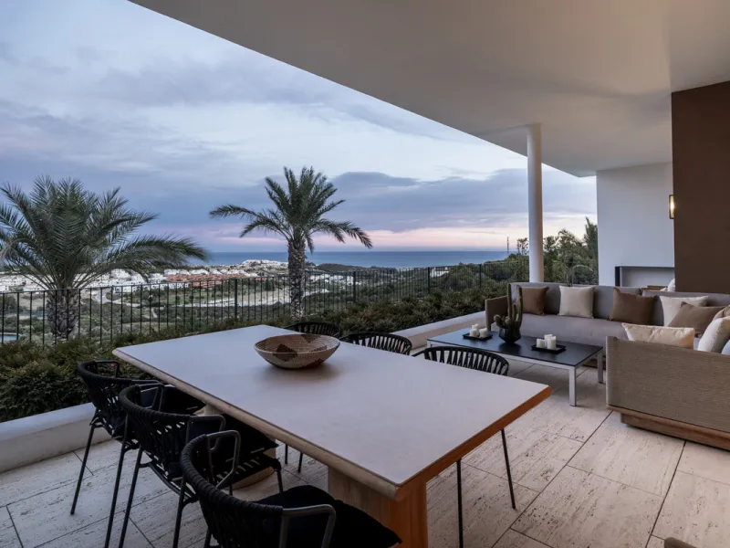 Nestled just moments from the charming village of Casares and less than a mile from the beach, this exclusive apartment combines luxury, privacy, and the ambiance of a five-star resort.