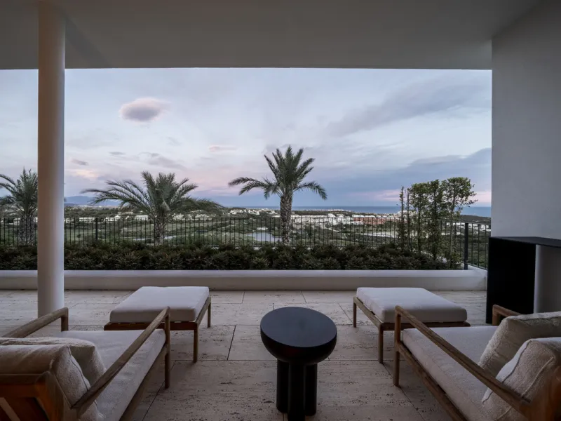 Nestled just moments from the charming village of Casares and less than a mile from the beach, this exclusive apartment combines luxury, privacy, and the ambiance of a five-star resort.