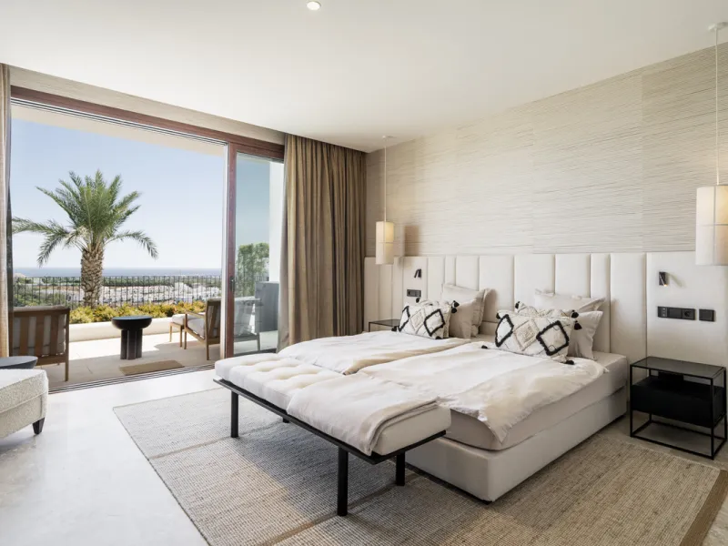 Nestled just moments from the charming village of Casares and less than a mile from the beach, this exclusive apartment combines luxury, privacy, and the ambiance of a five-star resort.