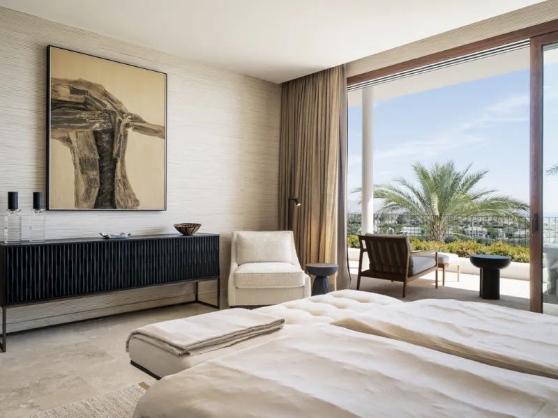 Nestled just moments from the charming village of Casares and less than a mile from the beach, this exclusive apartment combines luxury, privacy, and the ambiance of a five-star resort.