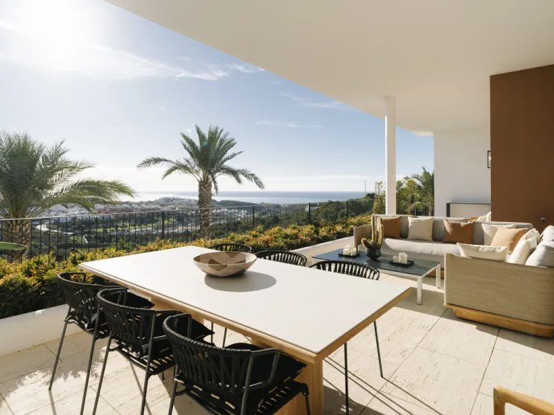 Nestled just moments from the charming village of Casares and less than a mile from the beach, this exclusive apartment combines luxury, privacy, and the ambiance of a five-star resort.