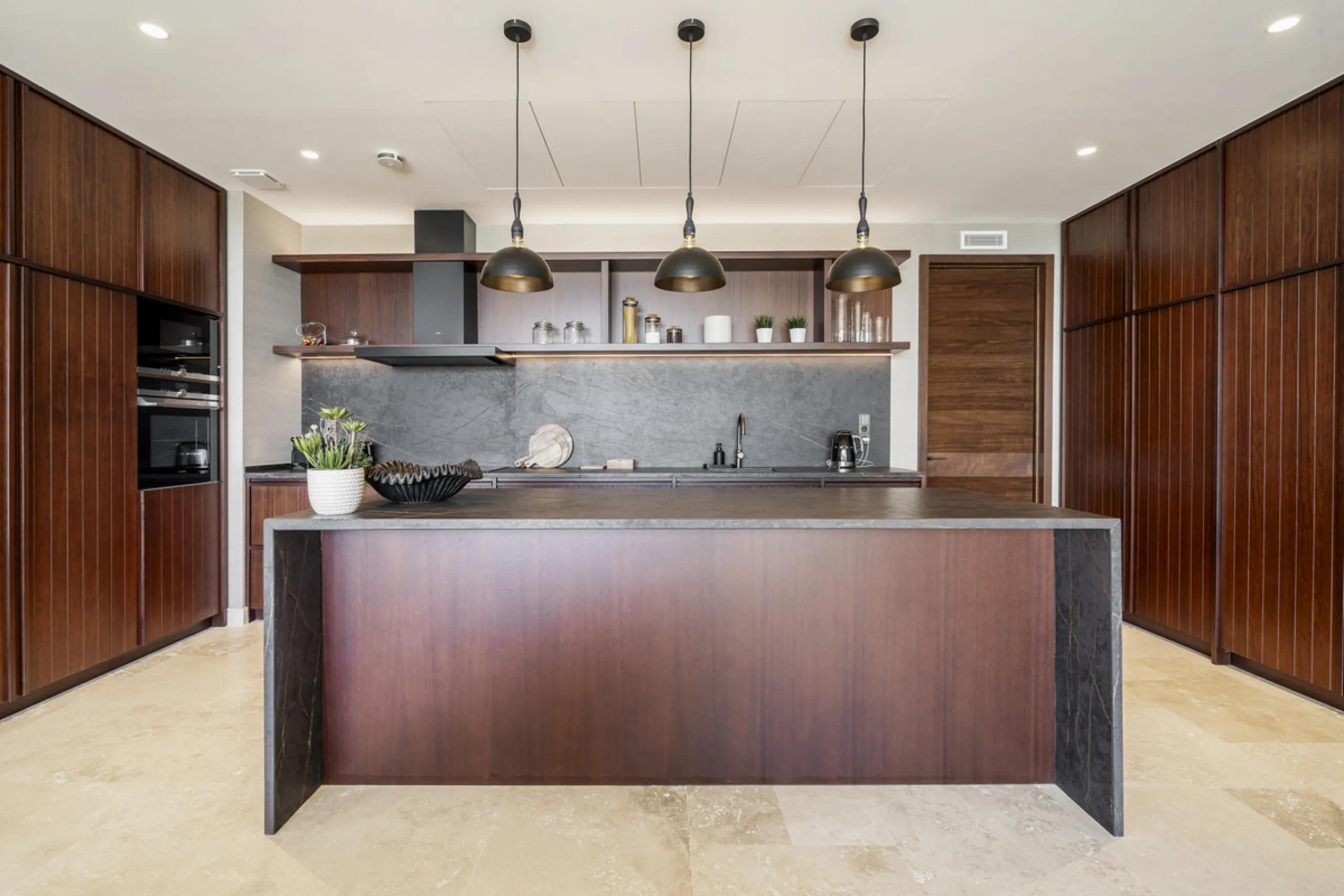 Nestled just moments from the charming village of Casares and less than a mile from the beach, this exclusive apartment combines luxury, privacy, and the ambiance of a five-star resort.