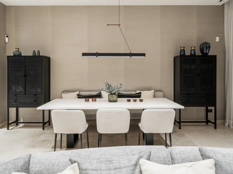 Nestled just moments from the charming village of Casares and less than a mile from the beach, this exclusive apartment combines luxury, privacy, and the ambiance of a five-star resort.