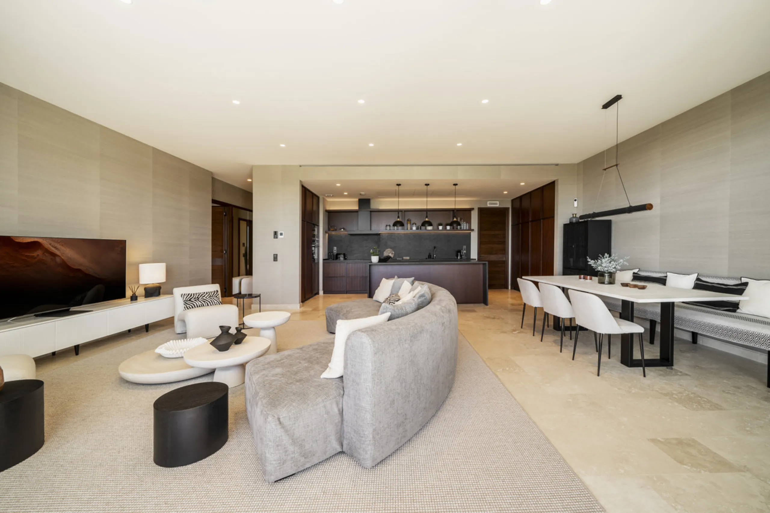 Nestled just moments from the charming village of Casares and less than a mile from the beach, this exclusive apartment combines luxury, privacy, and the ambiance of a five-star resort.