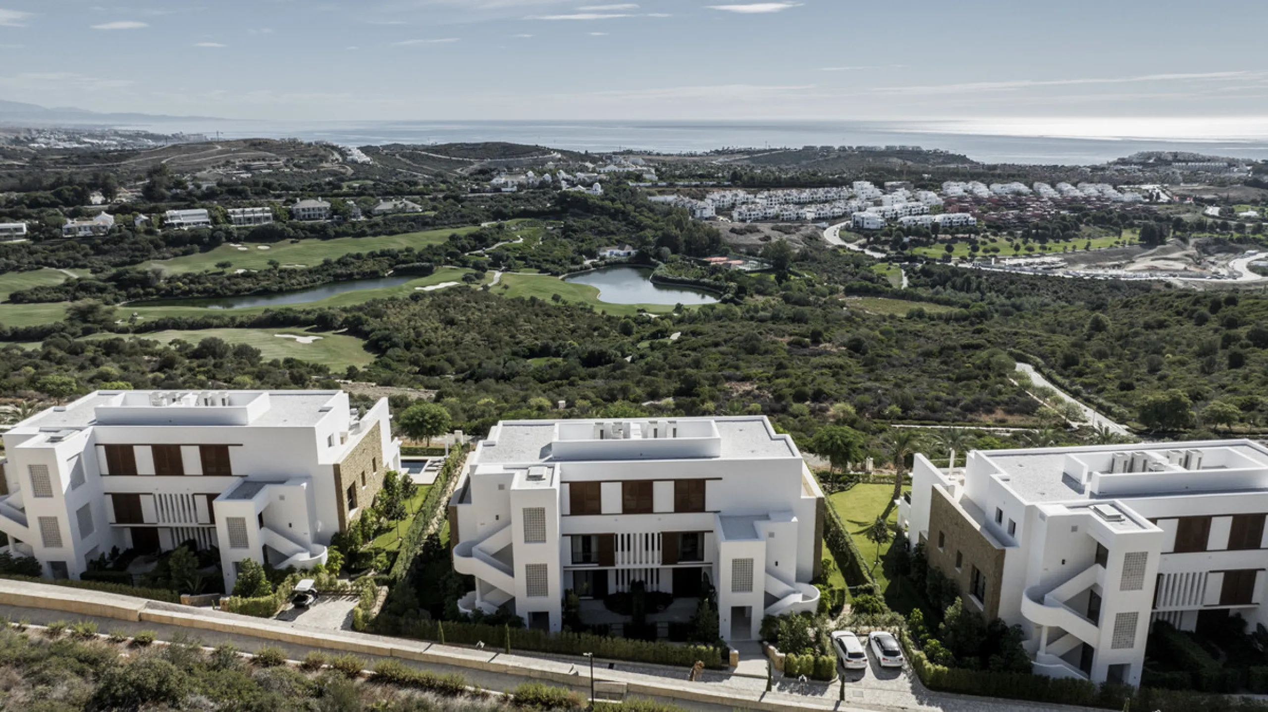 Nestled just moments from the charming village of Casares and less than a mile from the beach, this exclusive apartment combines luxury, privacy, and the ambiance of a five-star resort.