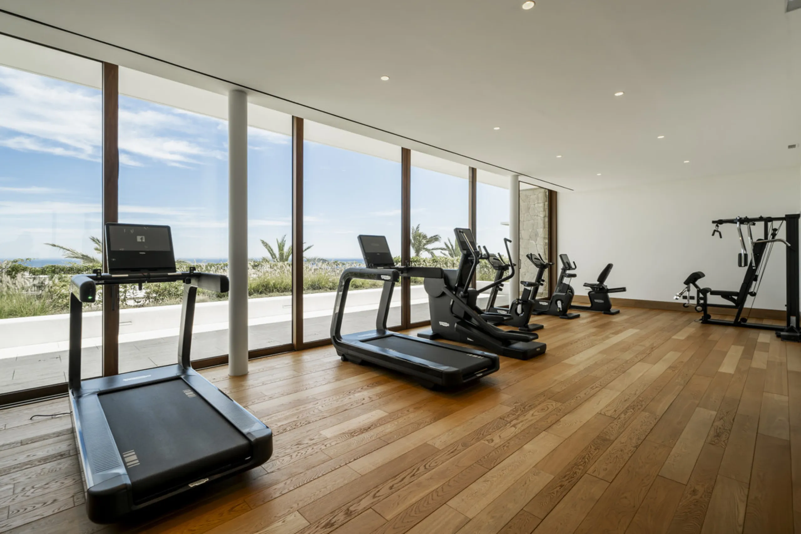 Nestled just moments from the charming village of Casares and less than a mile from the beach, this exclusive apartment combines luxury, privacy, and the ambiance of a five-star resort.