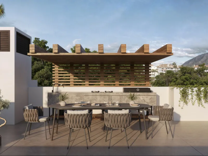 The exclusive villa is located in a prestigious community within the Golden Mile, a private retreat in one of the most sought-after locations in the area. Just minutes from the beach, Puente Romano and Marbella's most prestigious clubs.