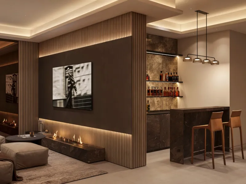 The exclusive villa is located in a prestigious community within the Golden Mile, a private retreat in one of the most sought-after locations in the area. Just minutes from the beach, Puente Romano and Marbella's most prestigious clubs.