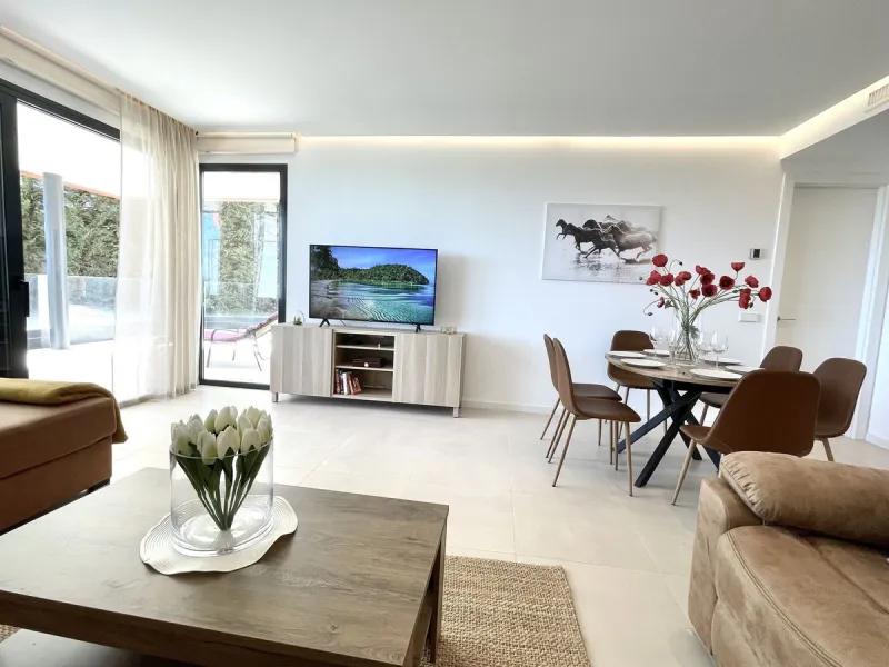 Apartment - Ground Floor Apartment в продаже в Fuengirola, Málaga. В доме 3 спален и 2 ванных комнат. Площадь дома 118 м²