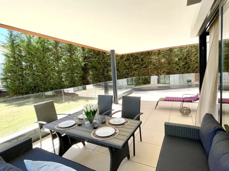 Apartment - Ground Floor Apartment в продаже в Fuengirola, Málaga. В доме 3 спален и 2 ванных комнат. Площадь дома 118 м²