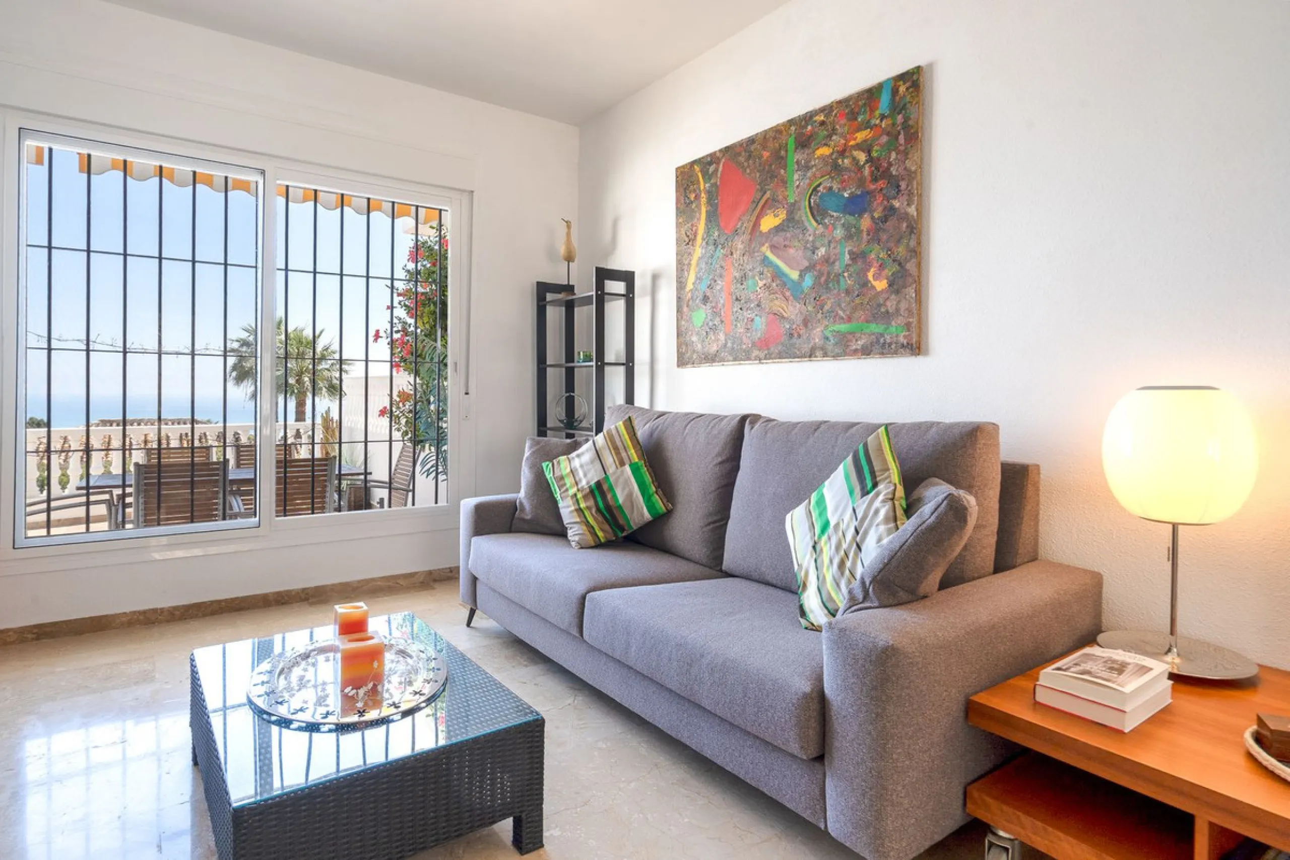 This beautifully presented three bedroom, one and a half bathroom townhouse is ideally located just a short walk from the heart of Benalmadena Pueblo, offering the perfect balance of convenience and a quiet residential setting.