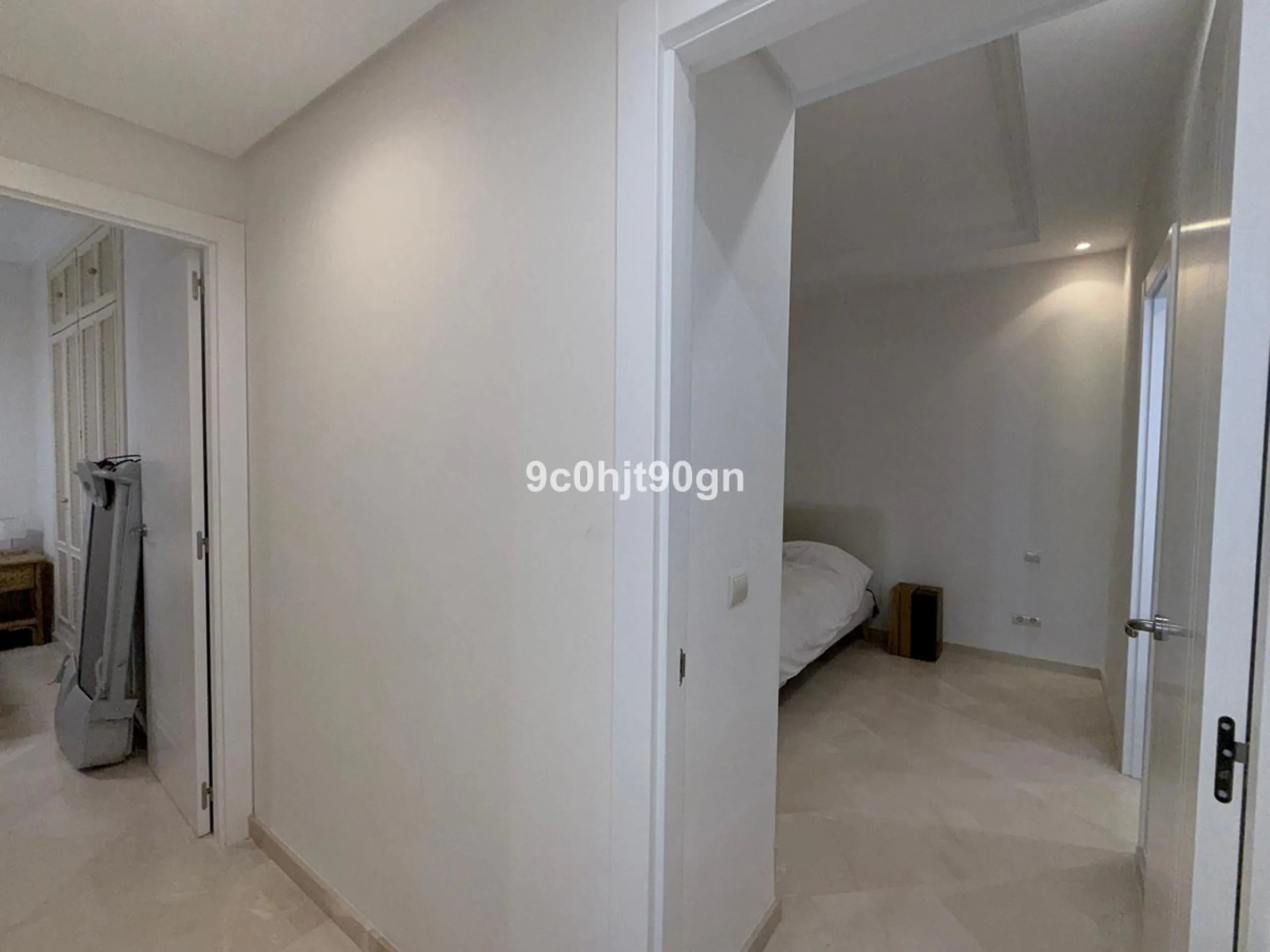 Located in the highly sought-after Jardines de Don Carlos community in Elviria, this spacious 3-bedroom apartment offers the perfect blend of comfort, style, and convenience—just a short walk from the beach, restaurants, and local amenities.